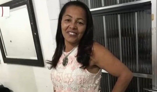 Mamá e hija comen pastel envenenado y mueren