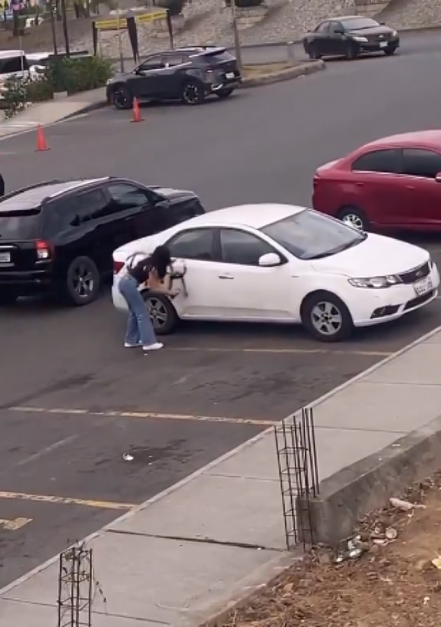 Mujer cobra venganza por infidelidad de su novio