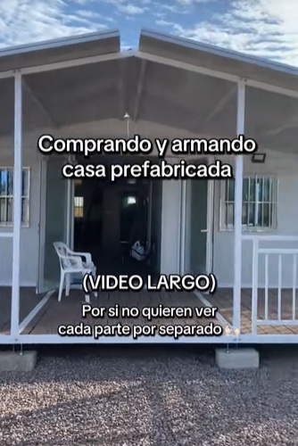 Mujer compra casa prefabricada