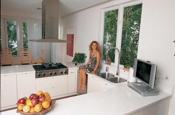 ¿Qué pasó con Paulina Rubio y su mansión?