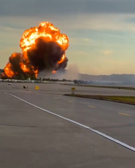 Revelan video del momento exacto de avionazo en Kentucky
