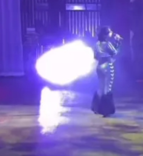 Pepe Aguilar graba a su hija