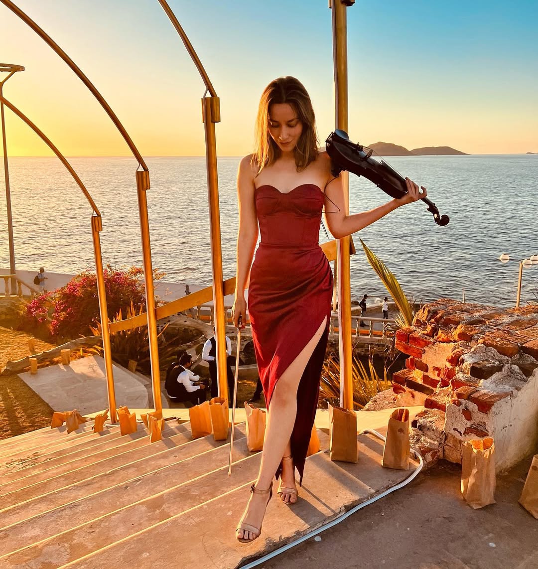 Esmeralda Canape, la violinista de Nodal