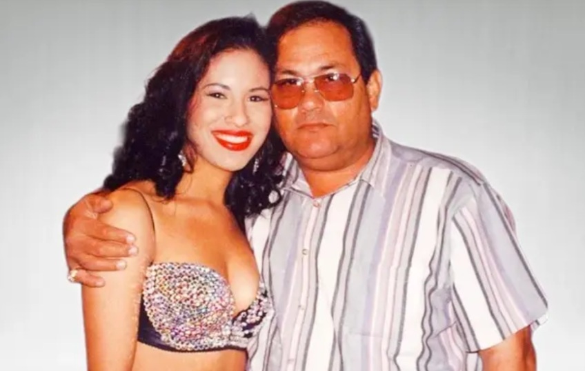 Murió el padre de la cantante Selena