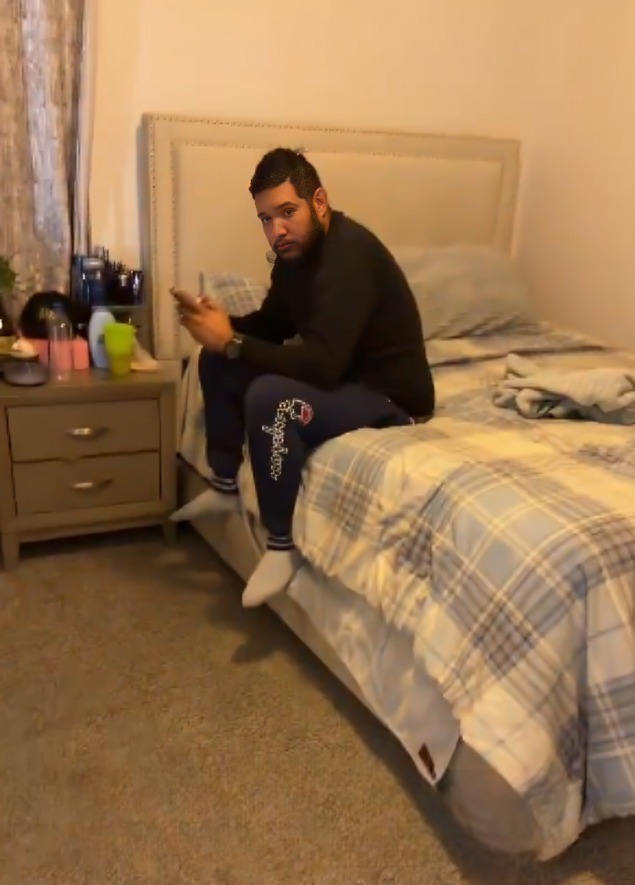 Hombre rechaza a su esposa por usar lencería