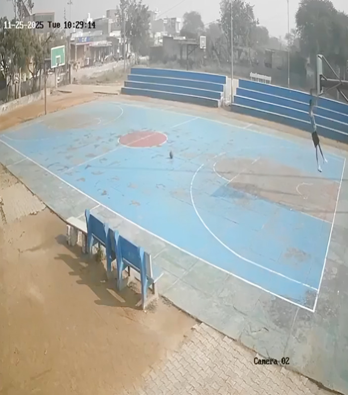 Menor muere aplastado por aro de básquetbol