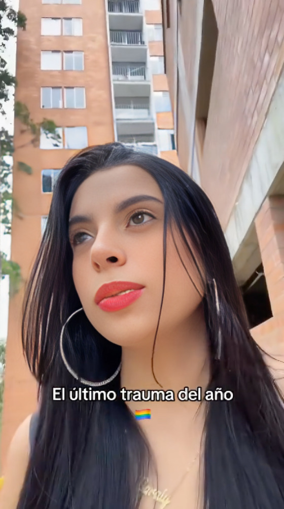 Mujer descubre que su novia está embarazada