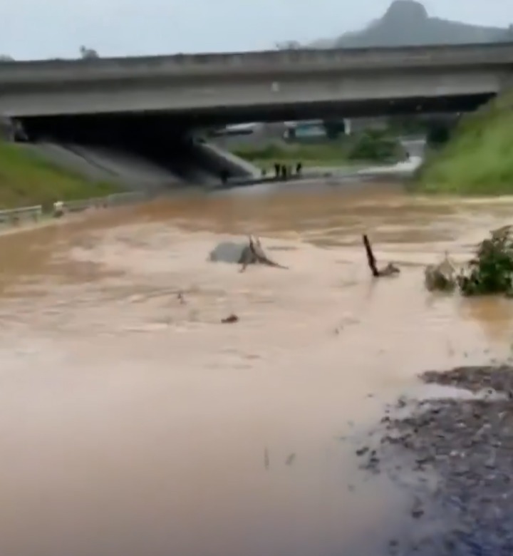 Río en Brasil