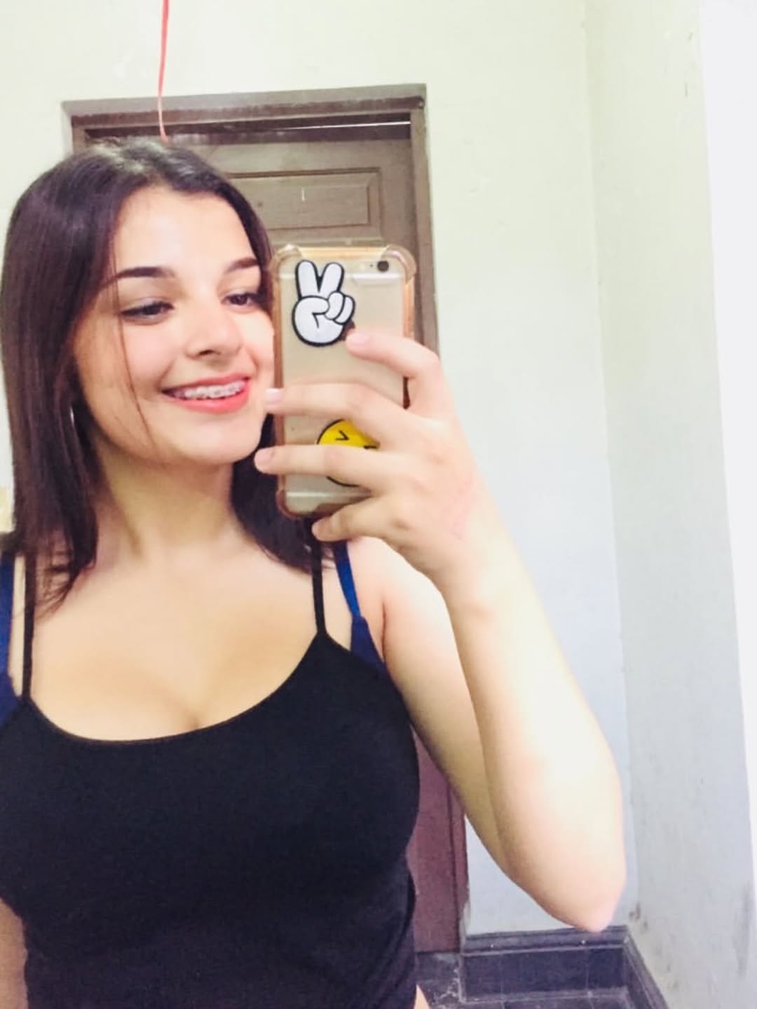 Karely Ruiz se une al trend 2016