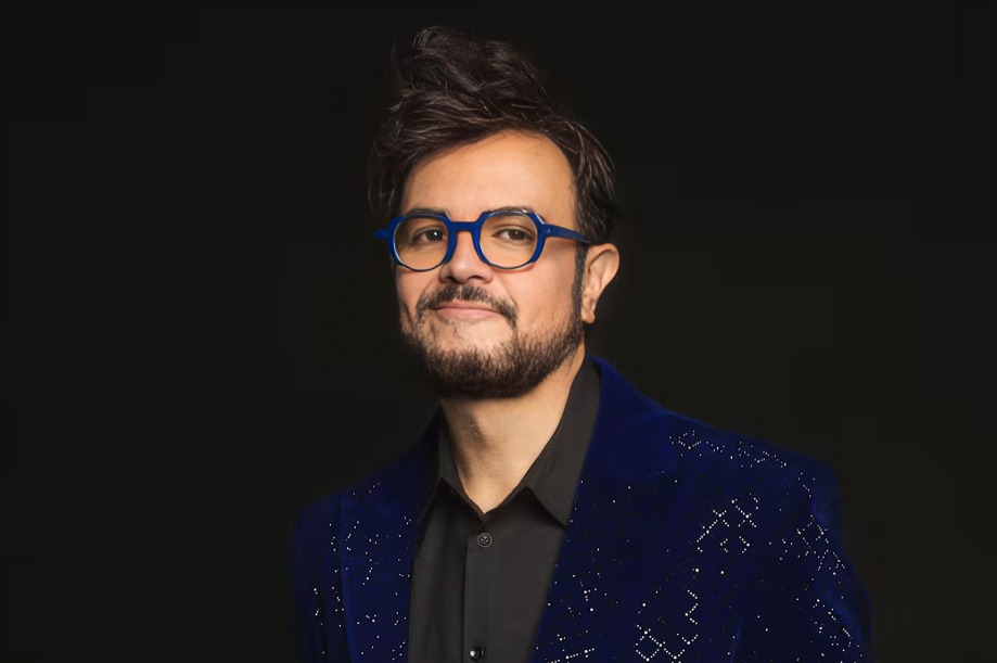 Aleks Syntek reaparece en público