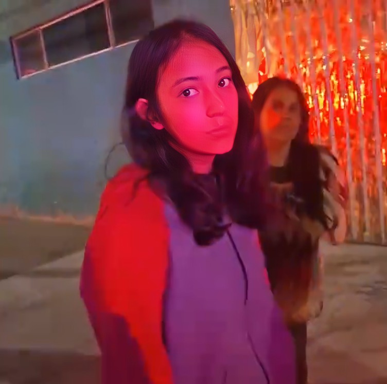 Joven abandona a madre adoptiva
