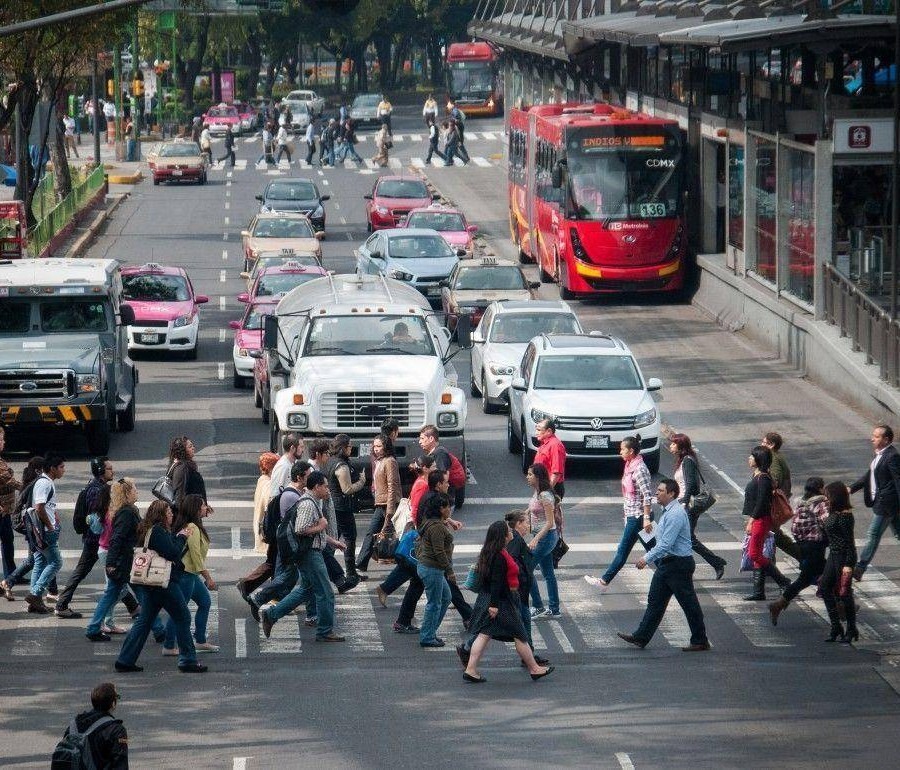Motociclista muere tras ser arrastrado 1 km