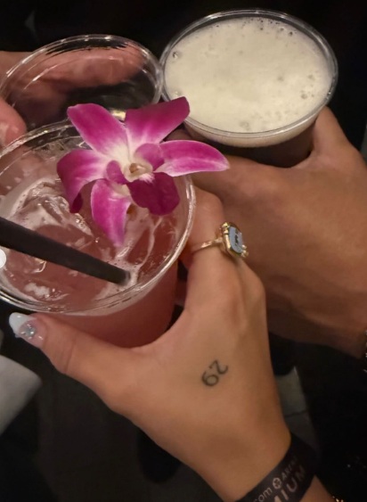 Bad Bunny le habría pedido matrimonio a Berlingeri