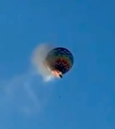 Globo aerostático se incendia en el aire 