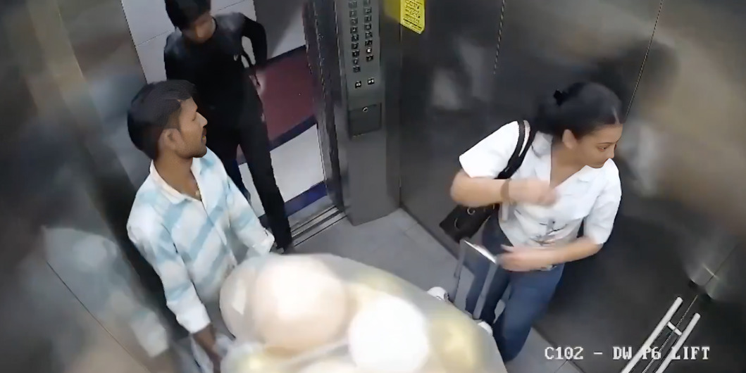 Globos con gas provocan explosión dentro de elevador