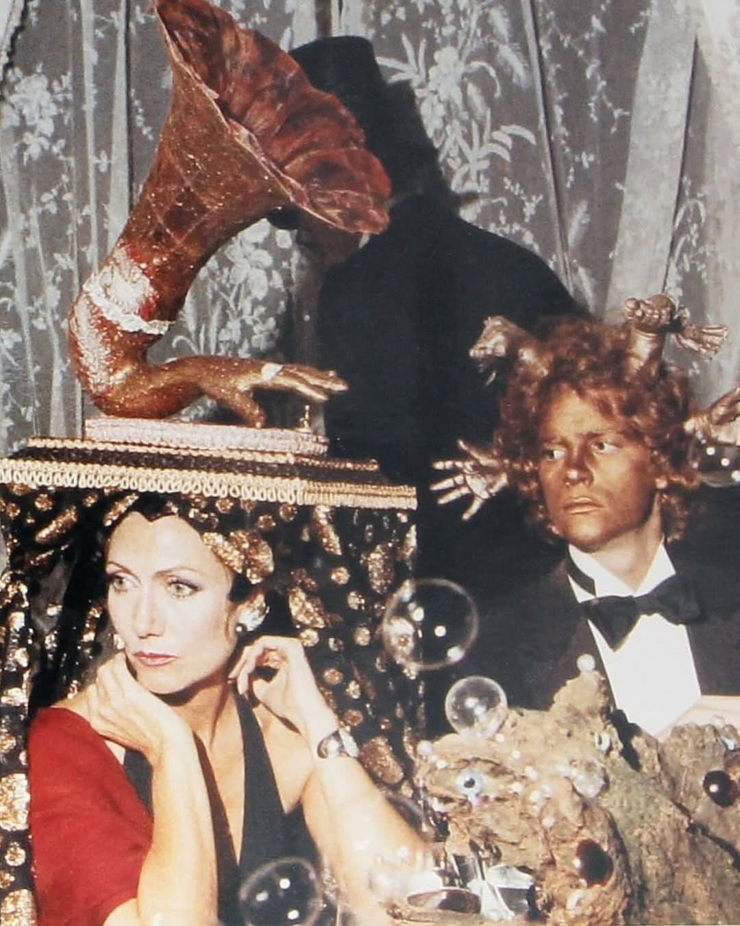 La historia detrás de la fiesta surrealista de los Rothschild