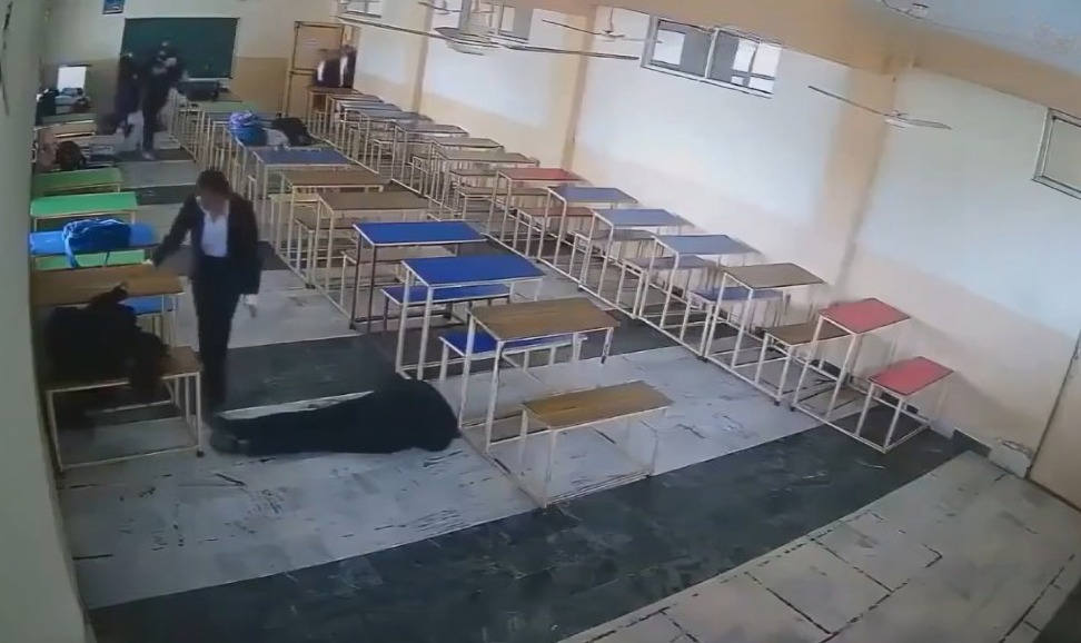 Joven pide matrimonio a compañera y lo rechaza