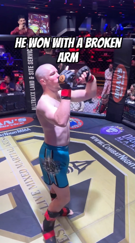 Peleador de MMA noquea a su rival con el brazo roto