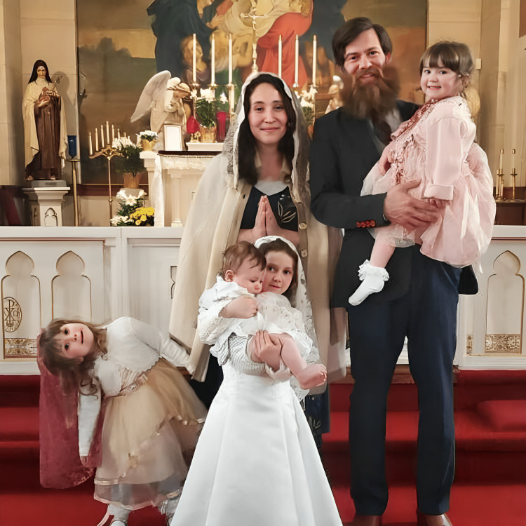 ¿En qué consiste el voto de pobreza del actor Bug Hall?
