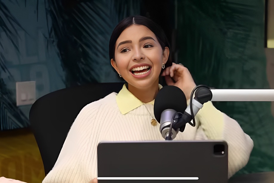 Tachan de oportunista a Ángela por reacción a Bad Bunny