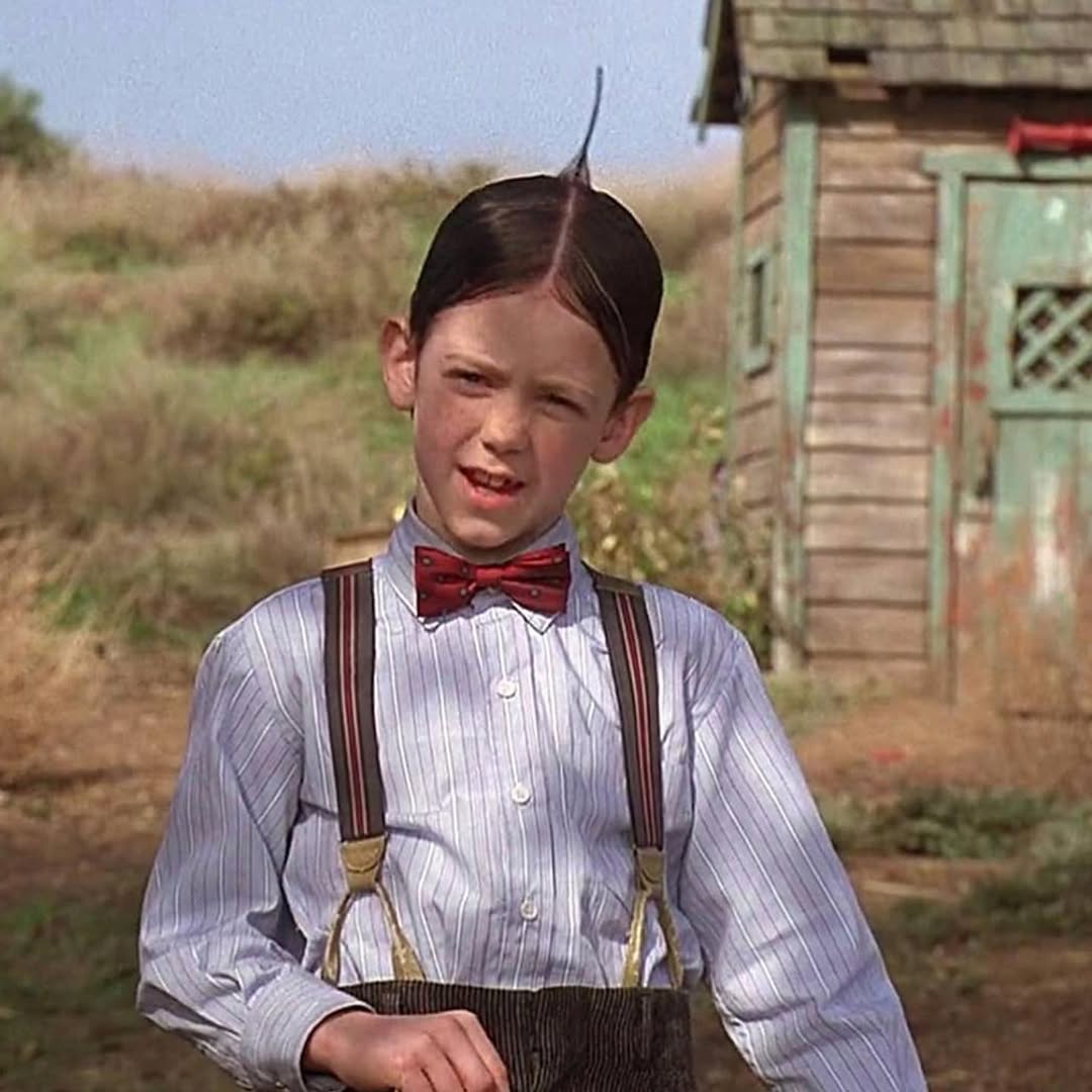 ¿En qué consiste el voto de pobreza del actor Bug Hall?