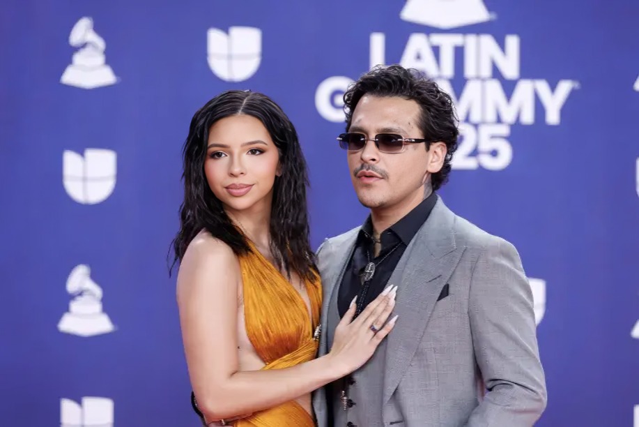 Ángela Aguilar comparte romántico video con Nodal