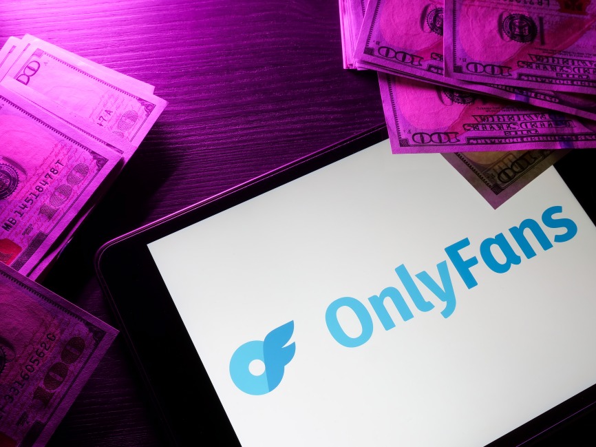 ¿De cuánto era la fortuna del dueño de OnlyFans?