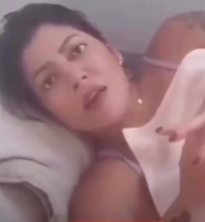 Joven encuentra a su mamá con amante: "voy a llamar a papá"