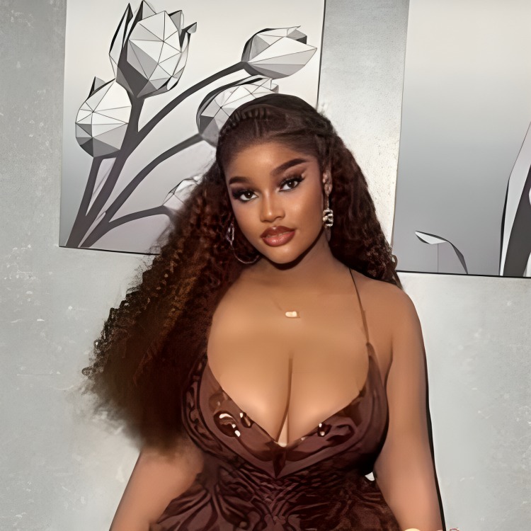 Muere influencer Elena Jessica tras cirugía estética