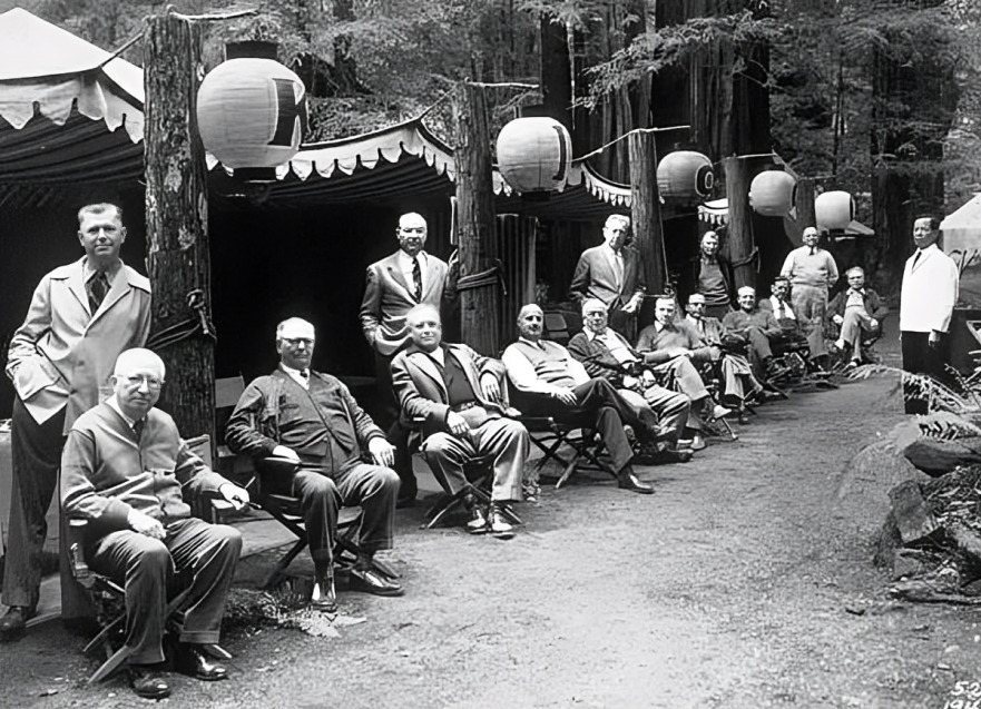 ¿Qué es Bohemian Grove, el campamento secreto de la élite?