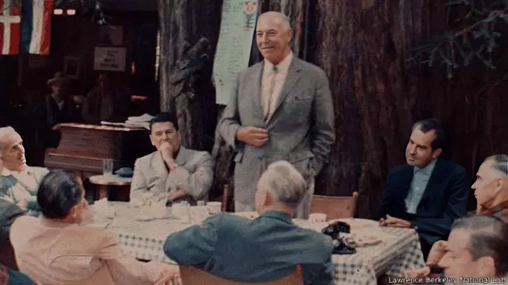 ¿Qué es Bohemian Grove, el campamento secreto de la élite?