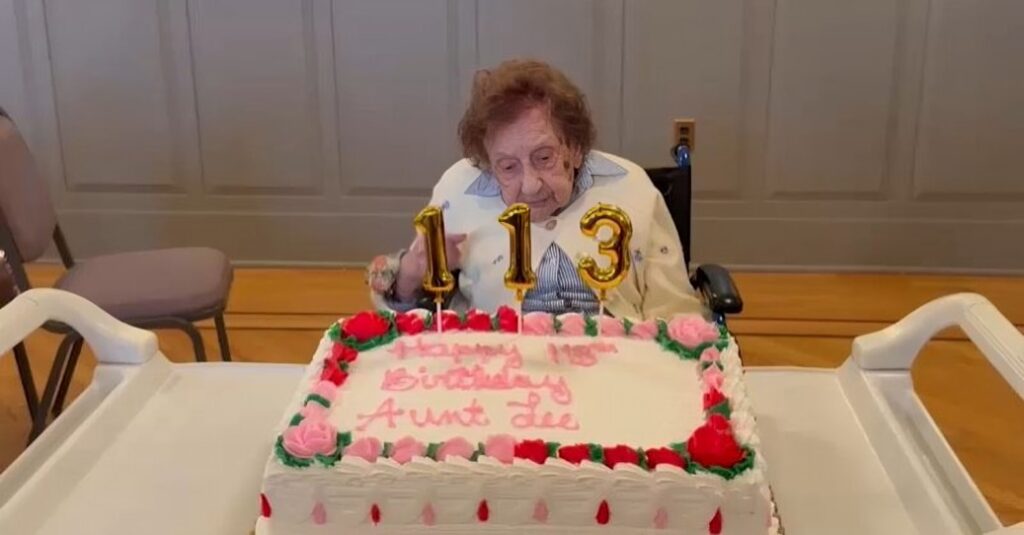 Monja celebra cumpleaños 113
