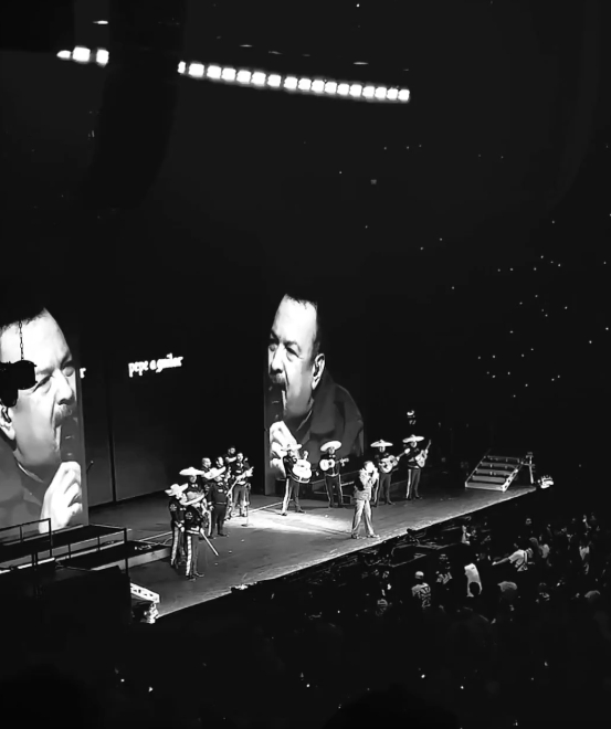 Pepe Aguilar es abucheado en concierto de Peso Pluma