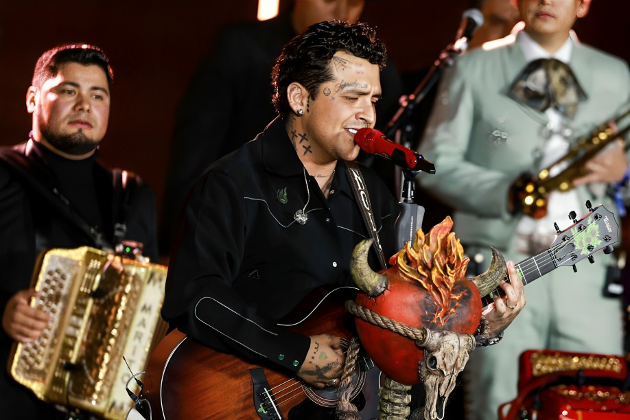 Acusan a Nodal de maltratar a músicos