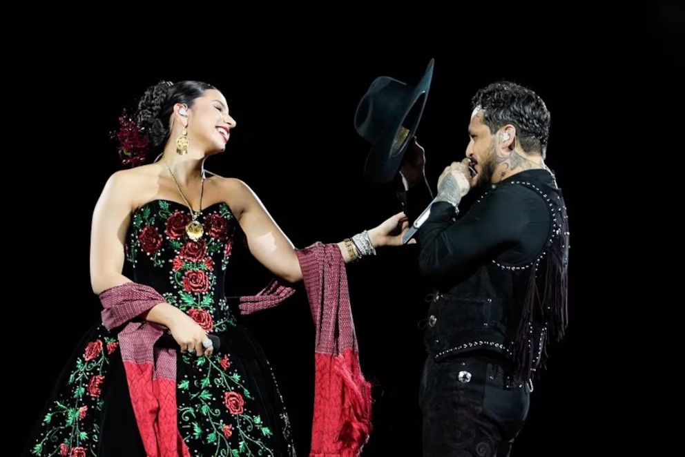 Nodal y Ángela