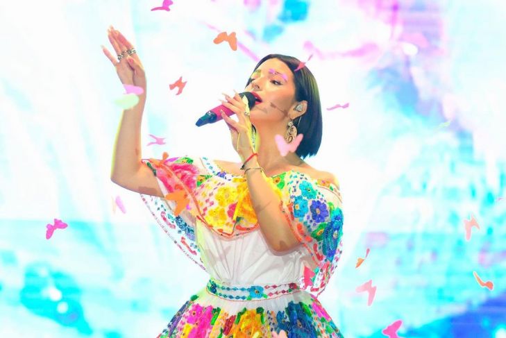 Ángela Aguilar presume que baila flamenco desde niña