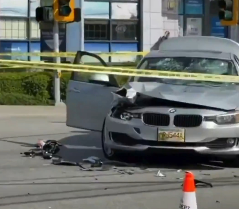 Auto choca con moto en Canadá
