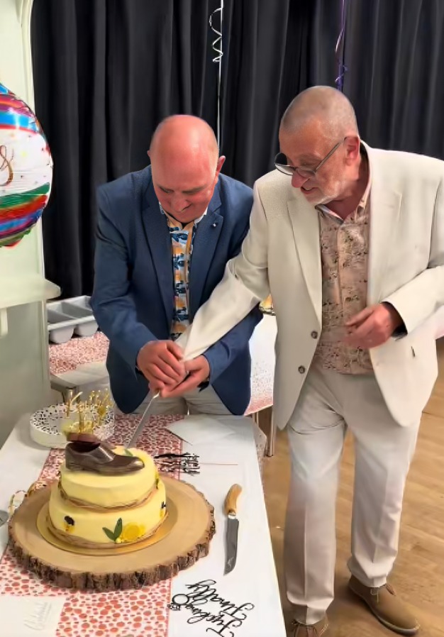 Boda de abuelo con su mejor amigo