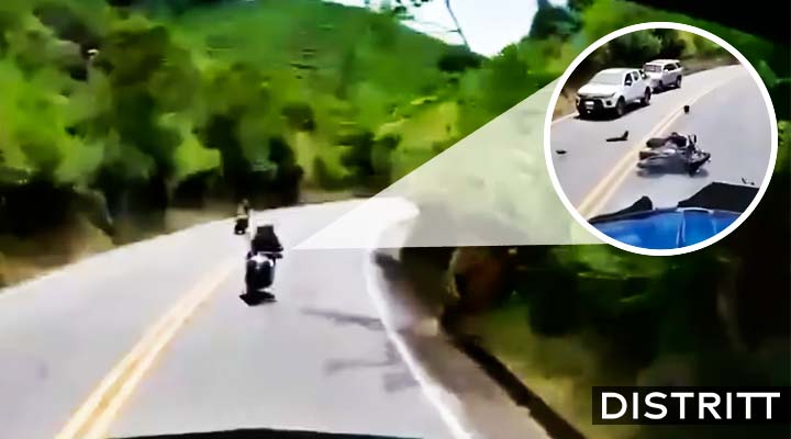 Motociclista invade carril y choca con camión |VIDEO