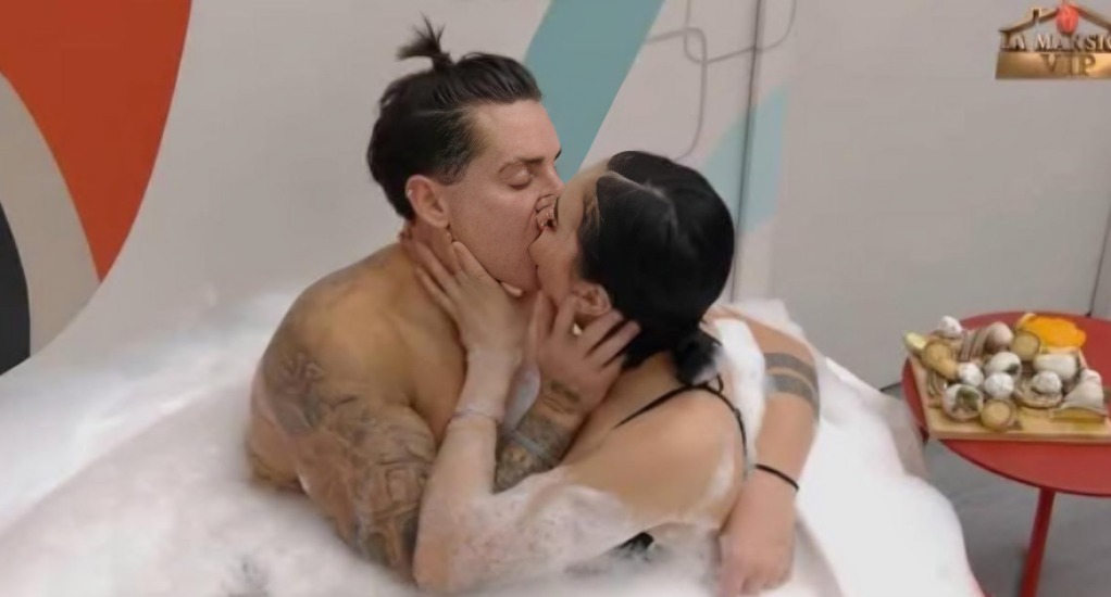 Gomita reacciona a beso en jacuzzi de Agustín y Aida
