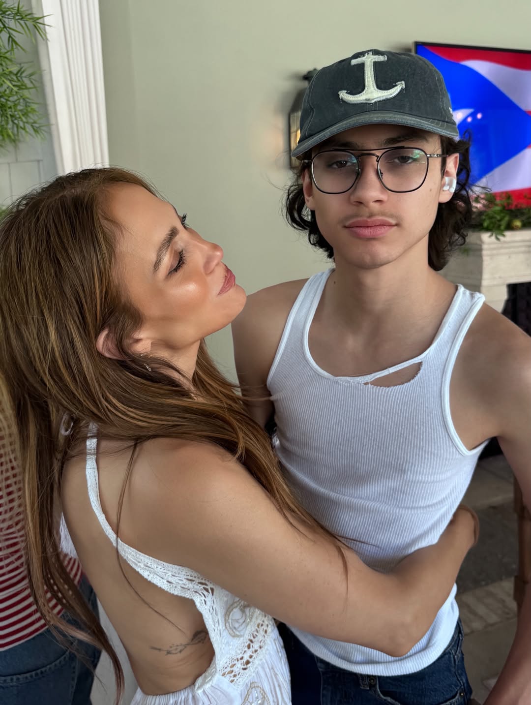Jennifer Lopez con sus dos hijos