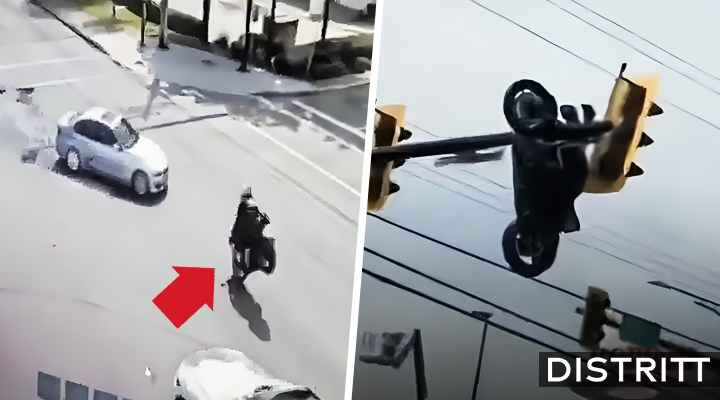 Motocicleta queda colgada de un semáforo tras choque |VIDEO