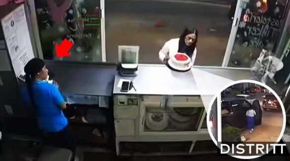 Mujer aprovecha distracción de empleada y roba pastel |VIDEO