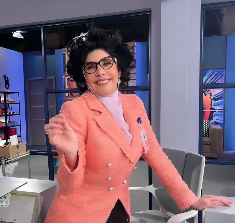Tere, la secretaria regresa a la pantalla