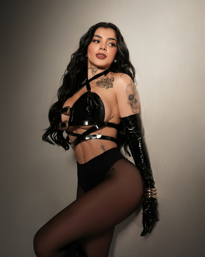 Así luce Karely Ruiz tras operación de busto 
