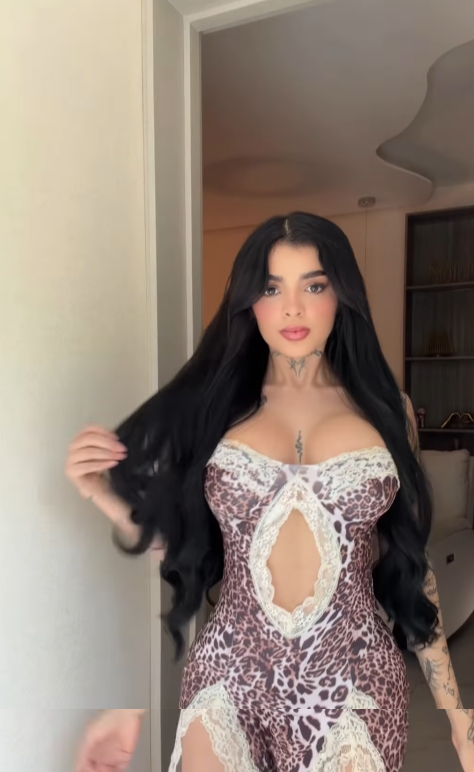 ¿Cómo se ve Karely Ruiz tras operación de busto?