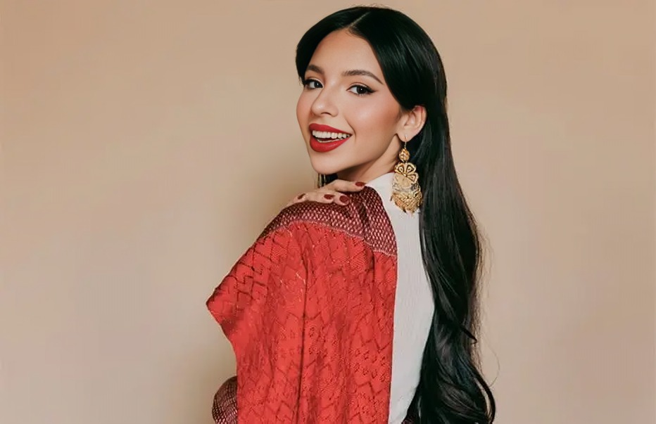 Ángela Aguilar muestra presunto regalo de aniversario de Nodal