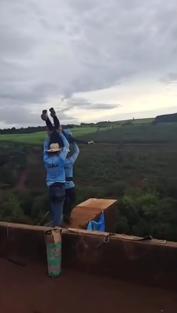 Autoridades investigan presunta negligencia en la operación de bungee que terminó en tragedia.