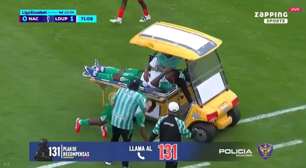 Carrito médico atropella a futbolista en Ecuador