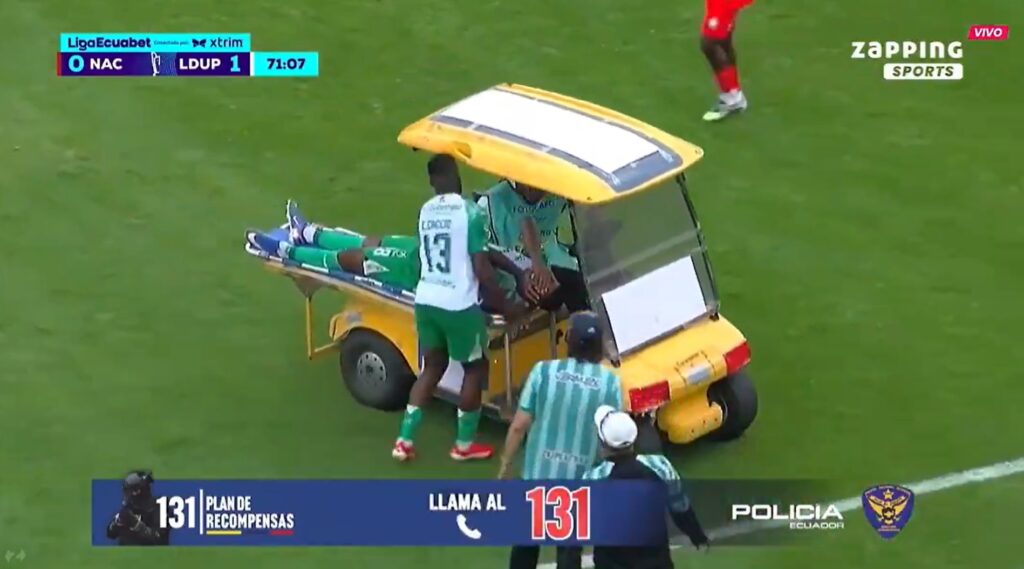 Carrito médico atropella a futbolista en Ecuador